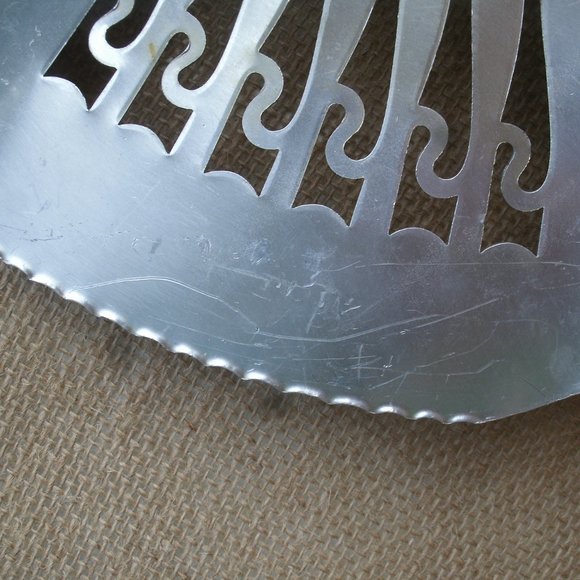 Vintage Farber & Shlevin Poinsettia Aluminum Serving Tray - Picture 7 of 16